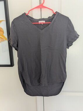 Bella dahl dark grey v-neck tshirt
